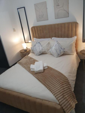 City Centre 1Bedroom Apartment AA